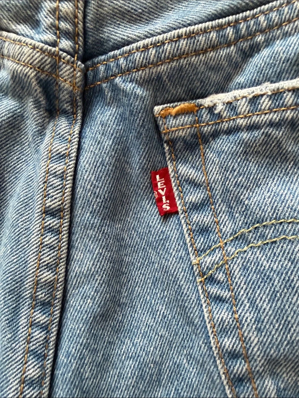 Levi’s 501 Original Button Fly Denim Shorts – Medium Wash, Size 29